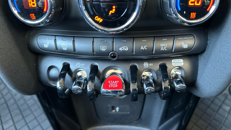 MINI Hatchback 2.0 Cooper S Classic Premium 5dr Auto Petrol Hatchback